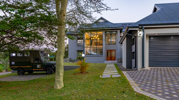 Diamond & Pearl Luxury Lodge