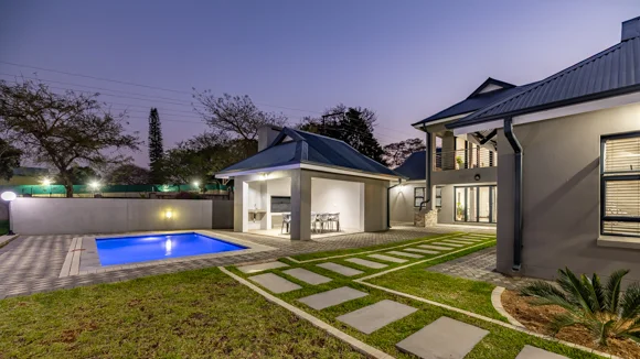 Diamond & Pearl Luxury Lodge